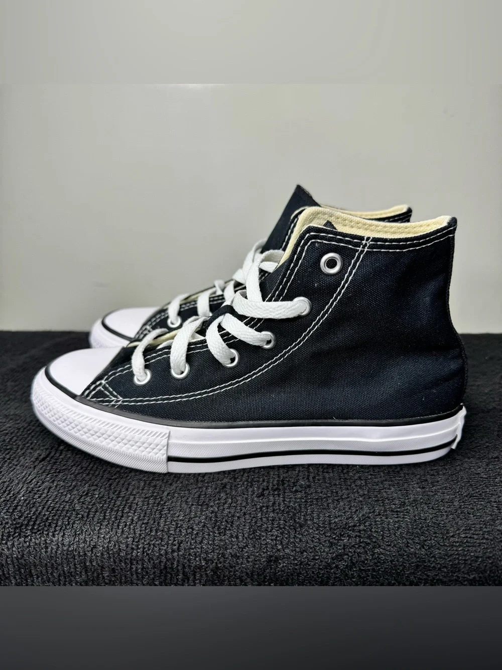 Converse Chuck Taylor All Star High Top Black White Youth Size 1.5 Sneakers